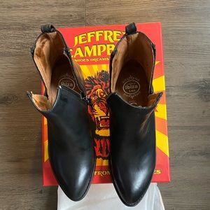 Jeffrey Campbell Muskrat Bootie black size 5